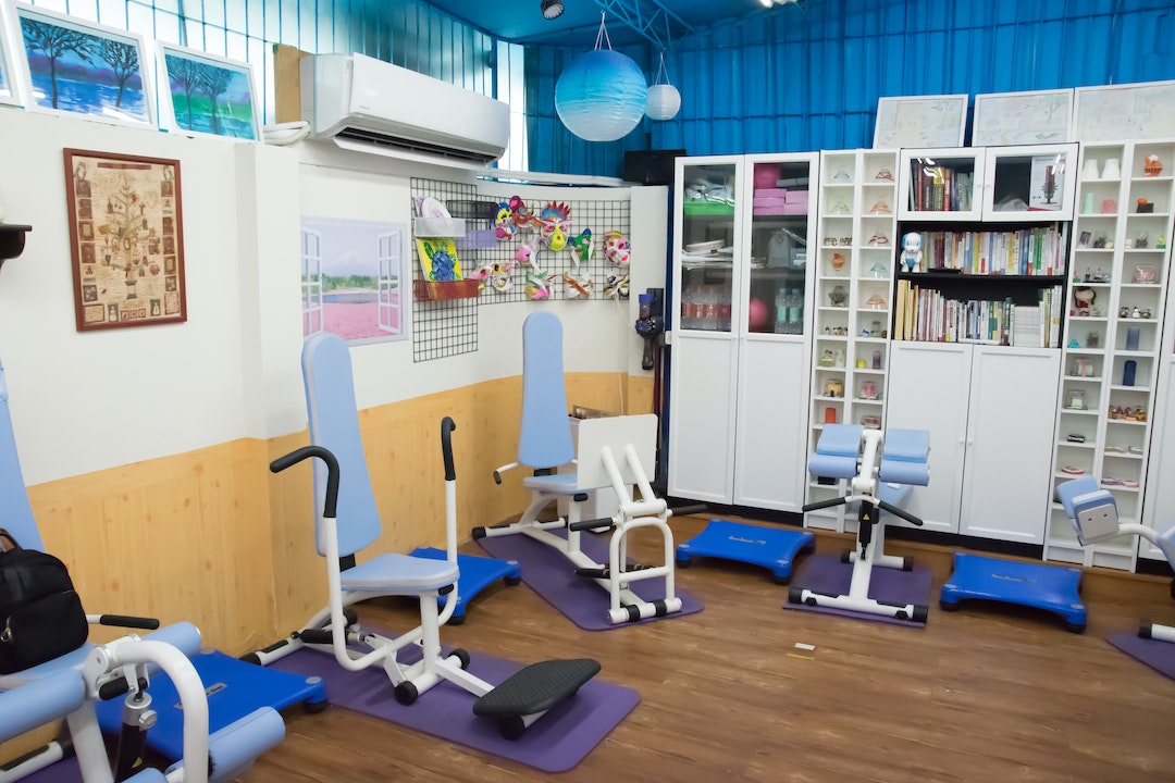 翻轉老後危「肌」:銀髮族重訓新趨勢 官民合辦「銀髮健身俱樂部」遍佈各縣市,結合訓練空間與巷弄長照站,課程安排更多元